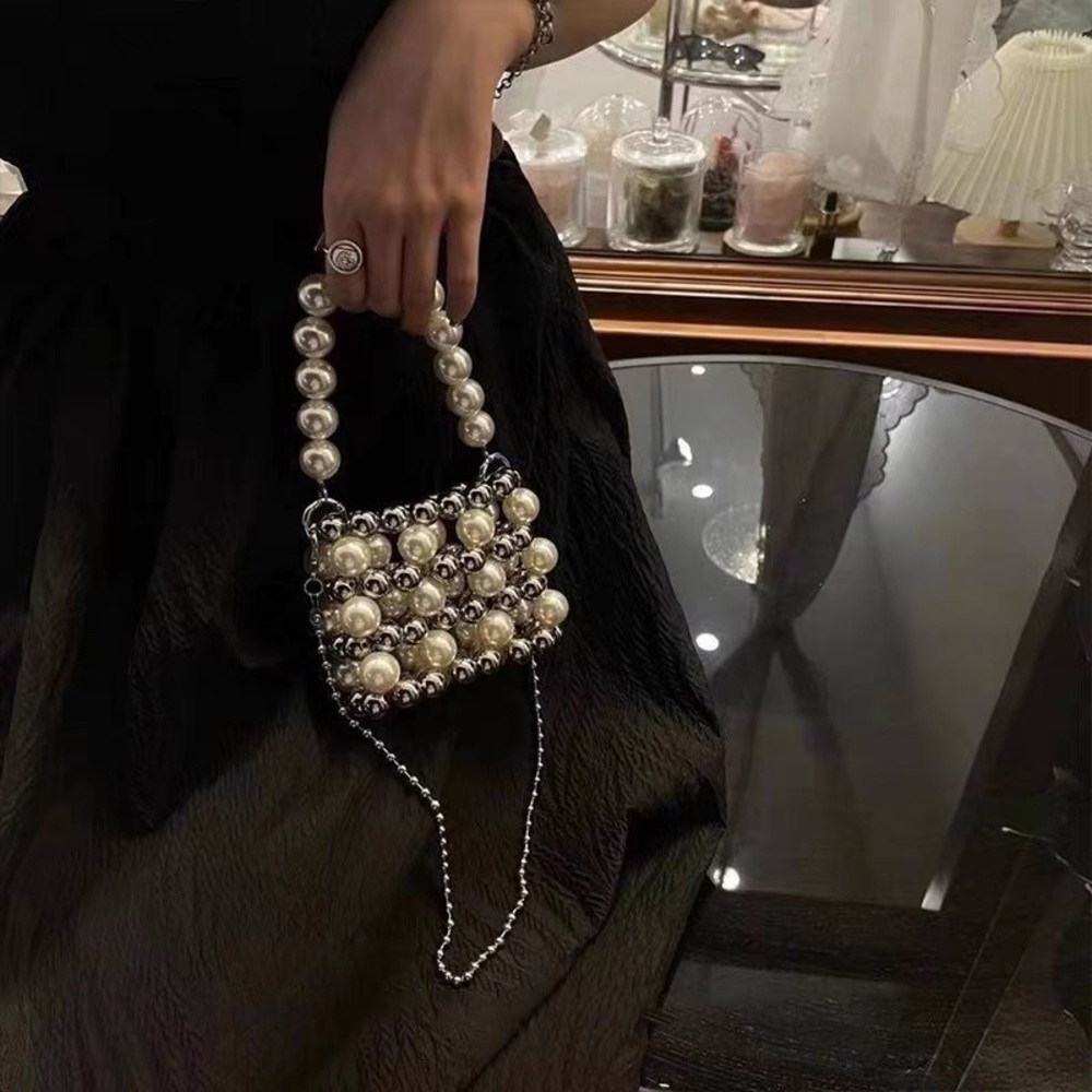 Beautiful! Pearl mini Clutch Purse